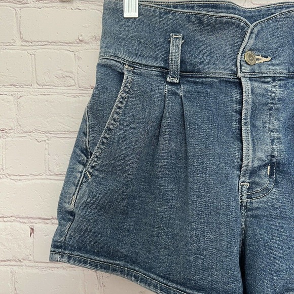 Hollister Ultra High-Rise Mom Short 3" Vintage Stretch Denim Shorts - Size 0/24 - Picture 2 of 6